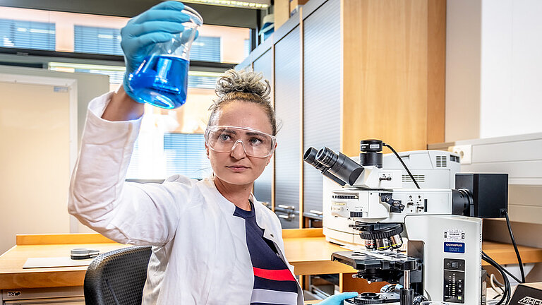 LAMILUX Karriere Produktionsmitarbeiter Labor