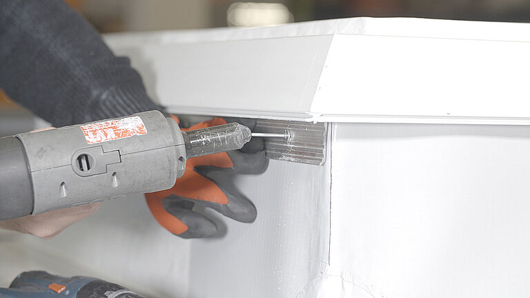 LAMILUX Karriere Produktionsmitarbeiter Aufsatzkranzfertigung