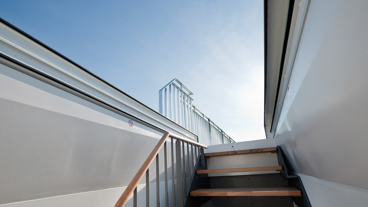 LAMILUX Flachdach Fenster FE in einer Dachgeschosswohnung in Berlin