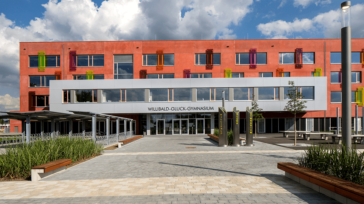 LAMILUX Passivhaus Lösungen im Schulgebäude und der Sporthalle des Gluck - Gymnasiums in Neumarkt i.d. OPF. 