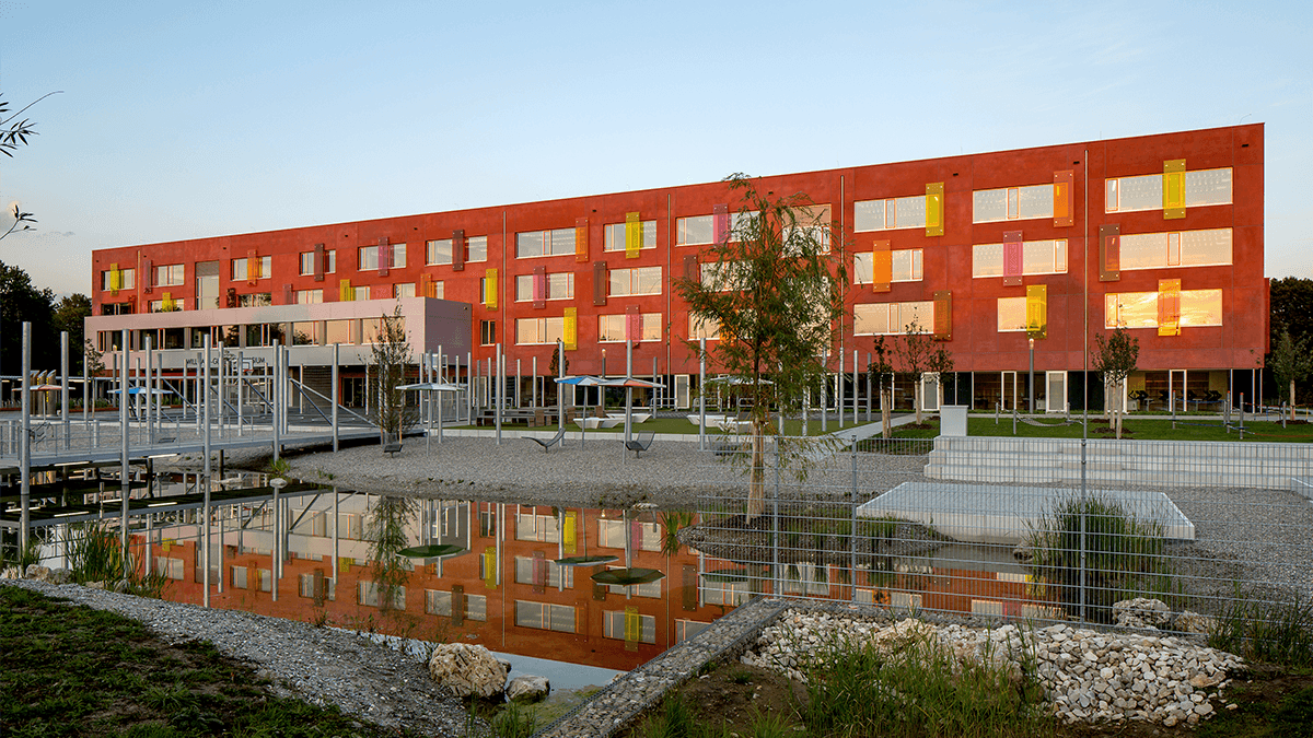LAMILUX Passivhaus Lösungen im Schulgebäude und der Sporthalle des Gluck - Gymnasiums in Neumarkt i.d. OPF. 