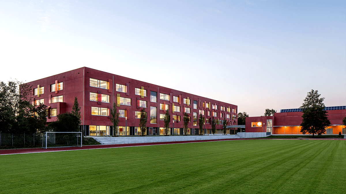 LAMILUX Passivhaus Lösungen im Schulgebäude und der Sporthalle des Gluck - Gymnasiums in Neumarkt i.d. OPF. 