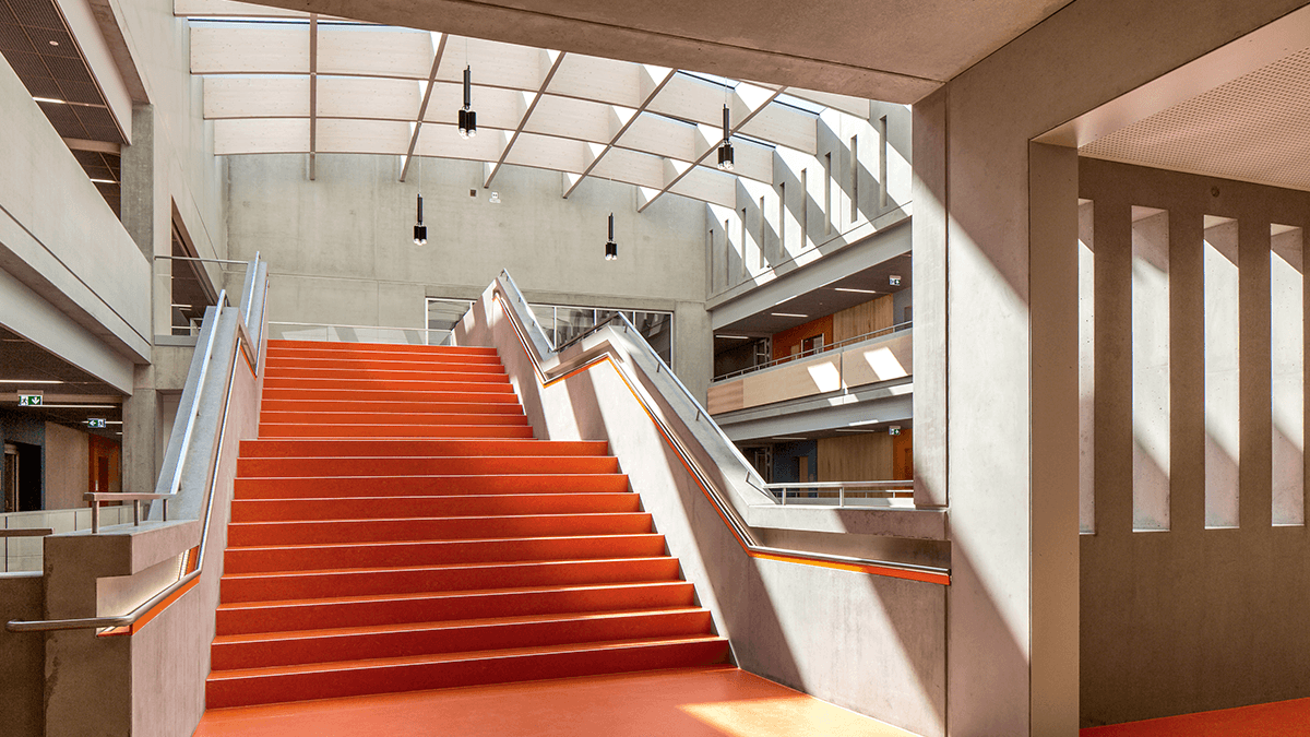 LAMILUX Passivhaus Lösungen im Schulgebäude und der Sporthalle des Gluck - Gymnasiums in Neumarkt i.d. OPF. 